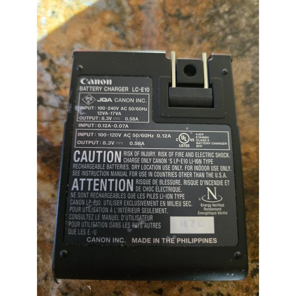 Genuine Canon LC-E10 Camera Battery Charger. (Bttery not included, only charger)